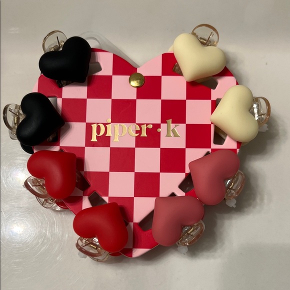 Piper Other - Piper Heart-Shaped Hair Clips - Black, Red, Cream